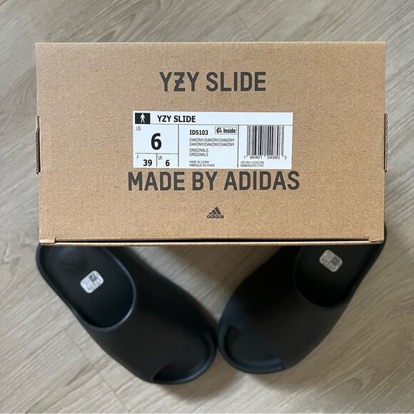 Adidas Yeezy slipper slides dark onyx size 6 - Picture 3 of 12